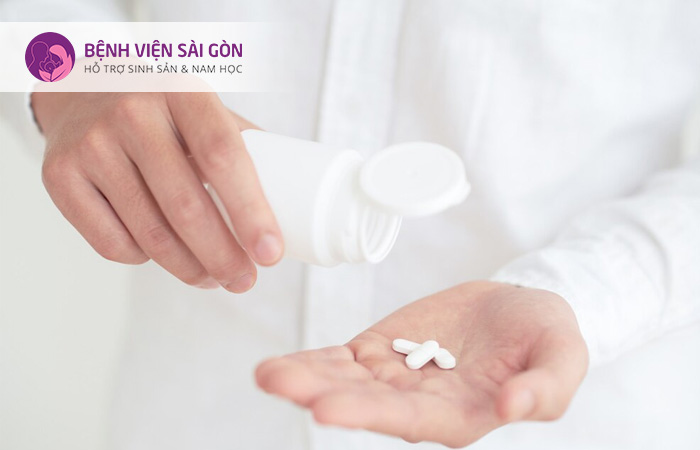 Điều trị bằng thuốc là sự lựa chọn đầu tiên trong điều trị xuất tinh ngược